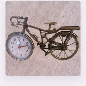 👇🏻$Reduced to lowest price. retro bicycle display alarm clock 🚲